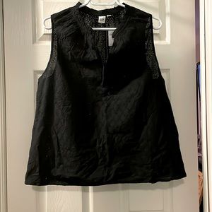 NWT GAP eyelet, split neck sleeveless shell